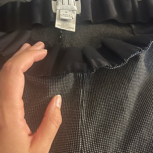 Black and white small checker capris - Picture 2 of 2